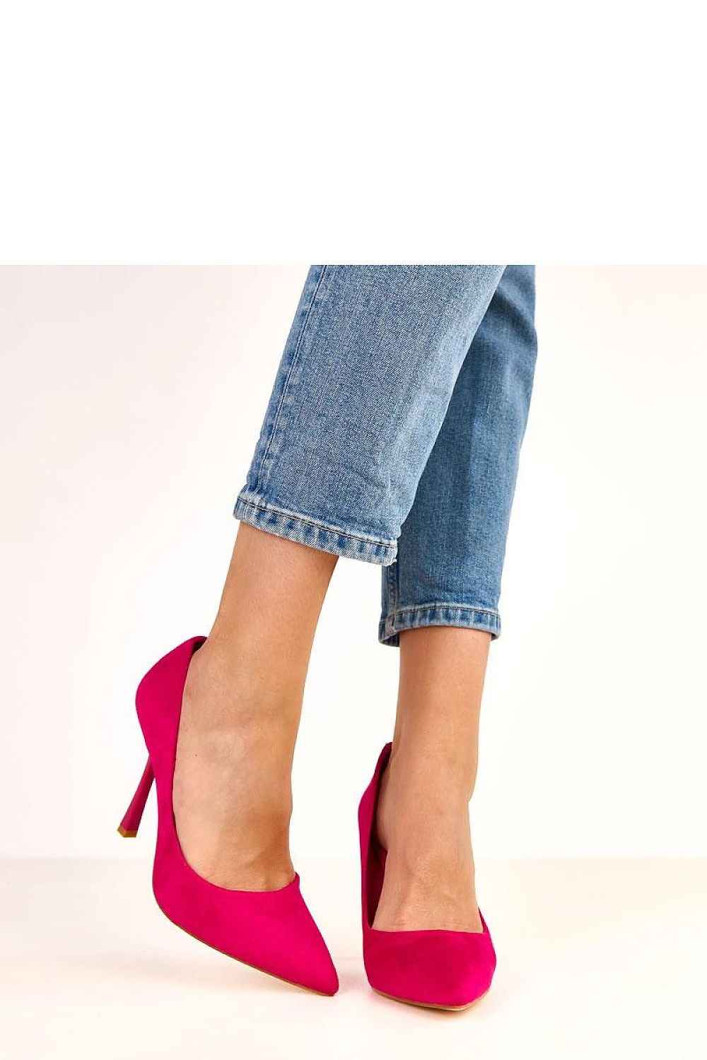 High heels model 220607