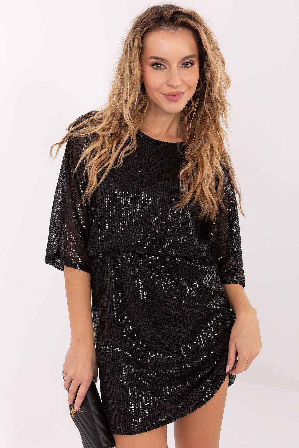 Short dress model 221072