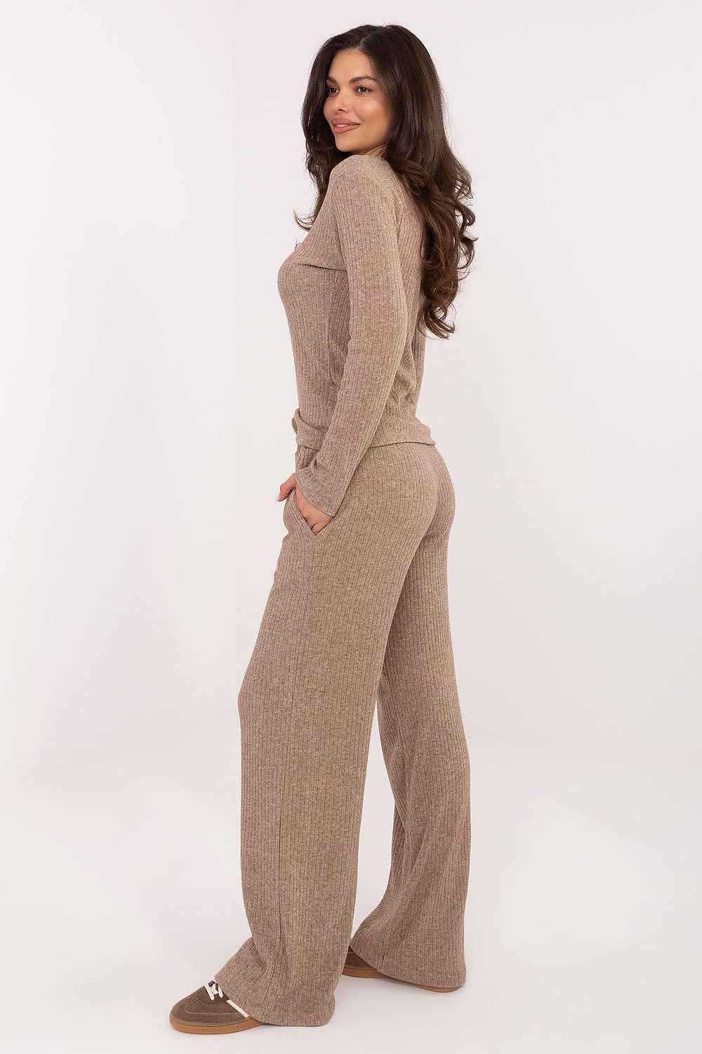 Women trousers model 221383