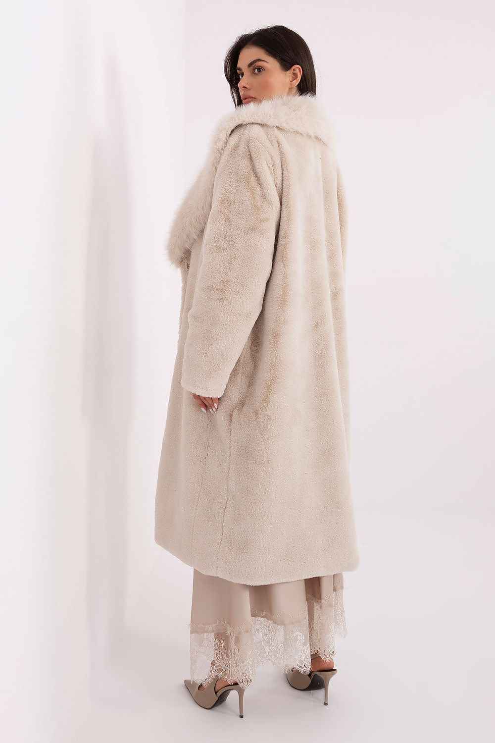 Coat model 221416