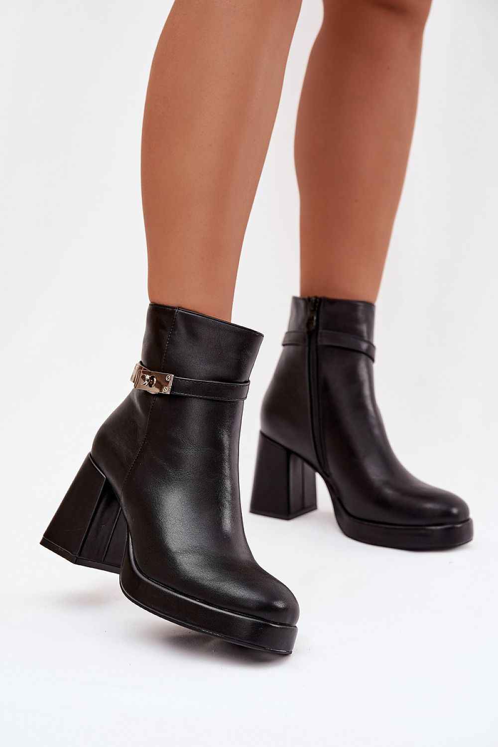 Heel boots model 221521