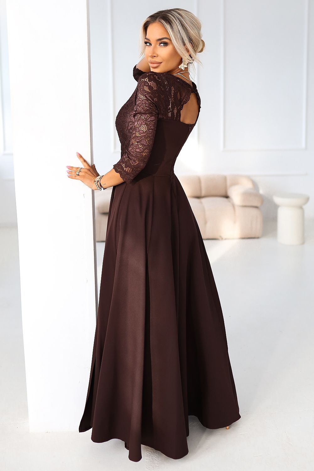 Long dress model 221795 Numoco