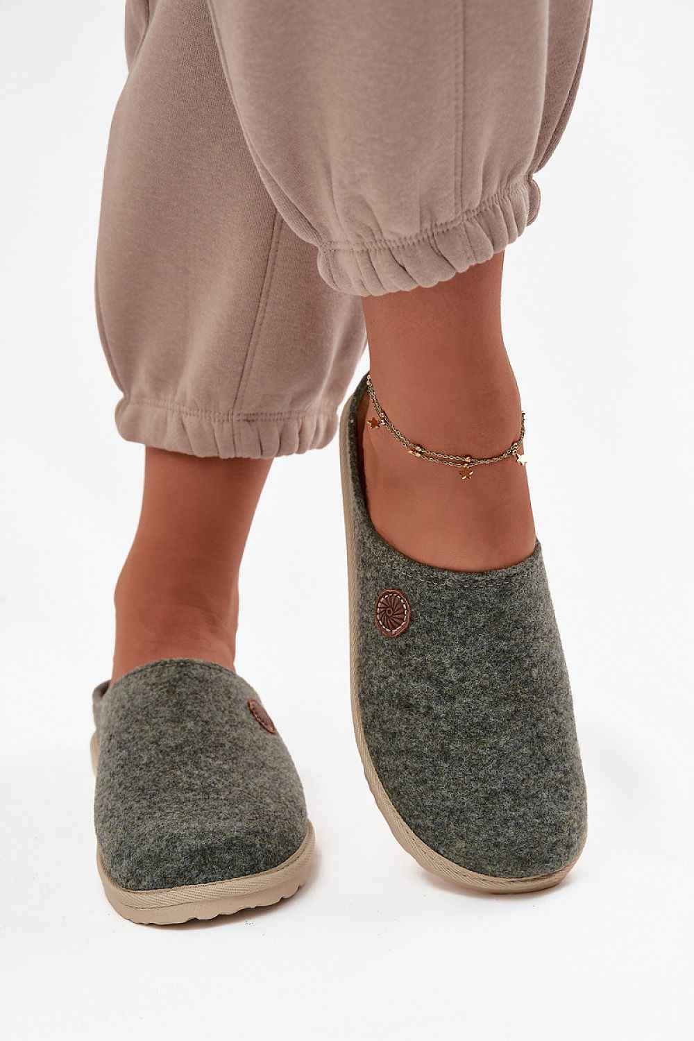 Slippers model 222292