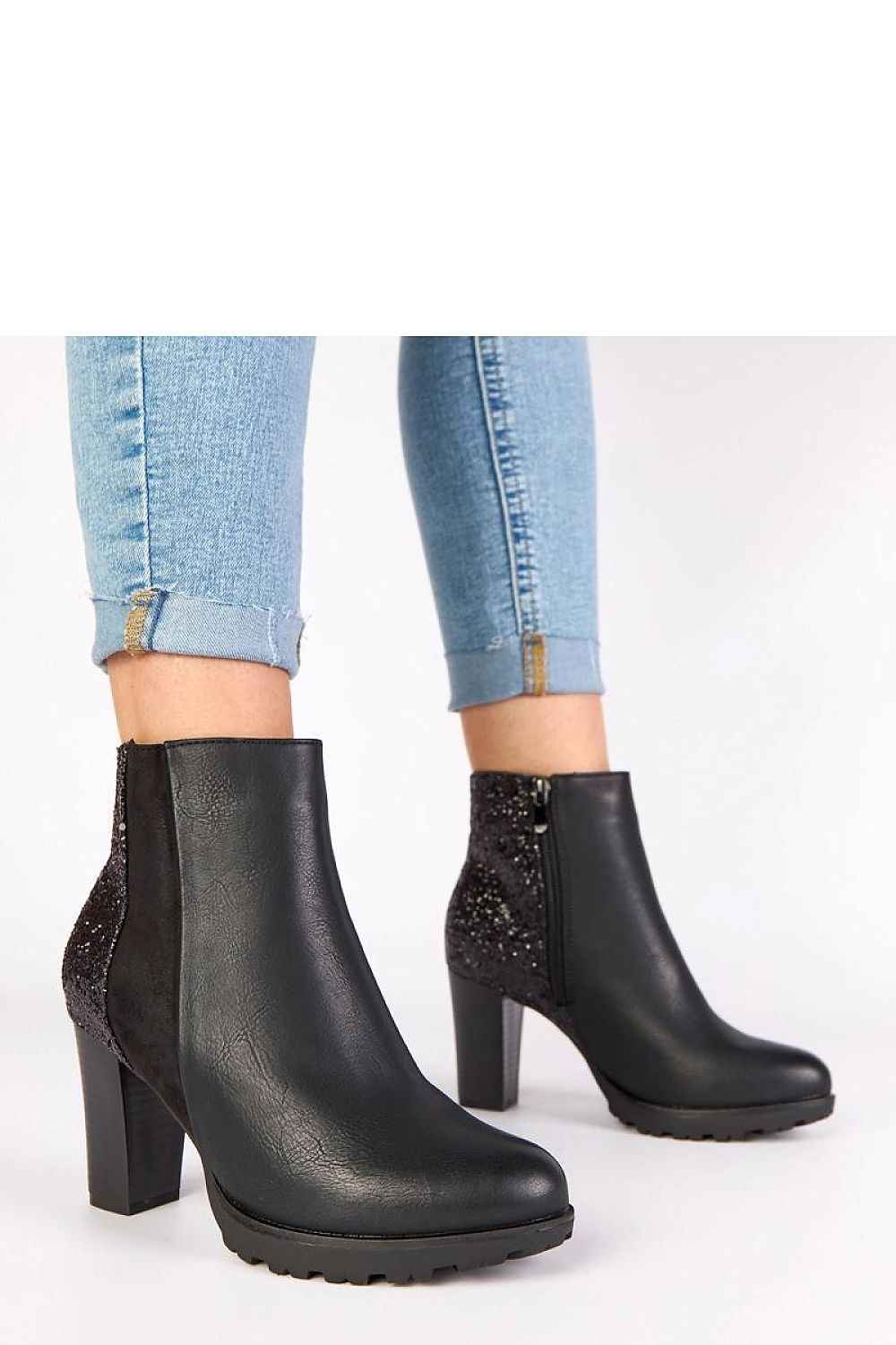 Heel boots model 222359