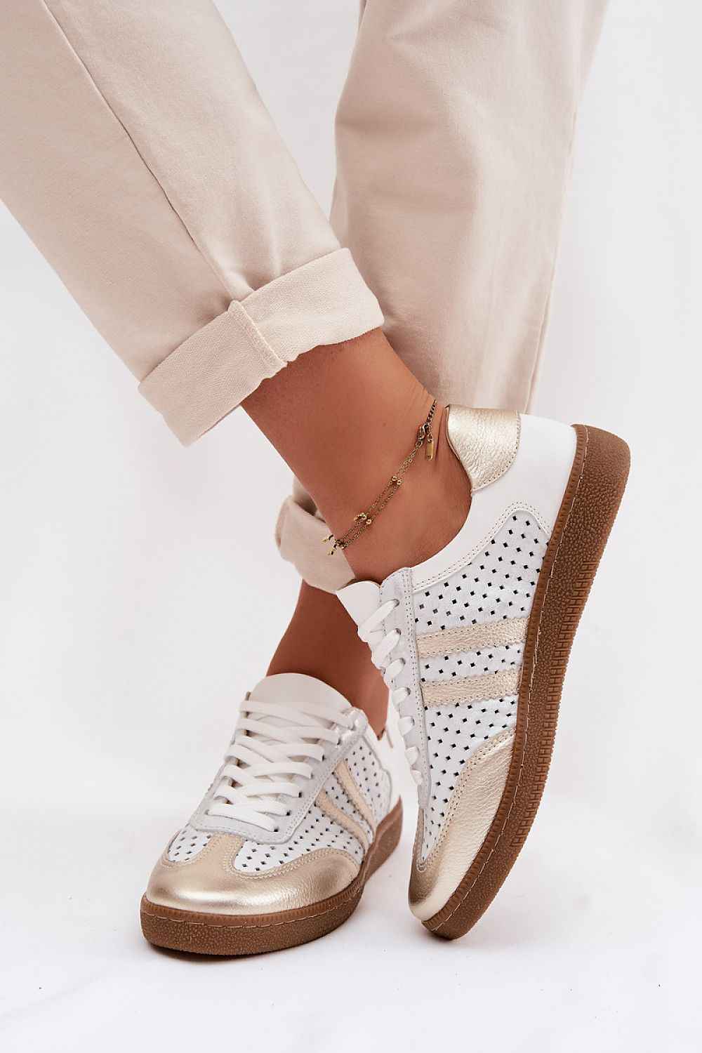 Sport Shoes model 223871