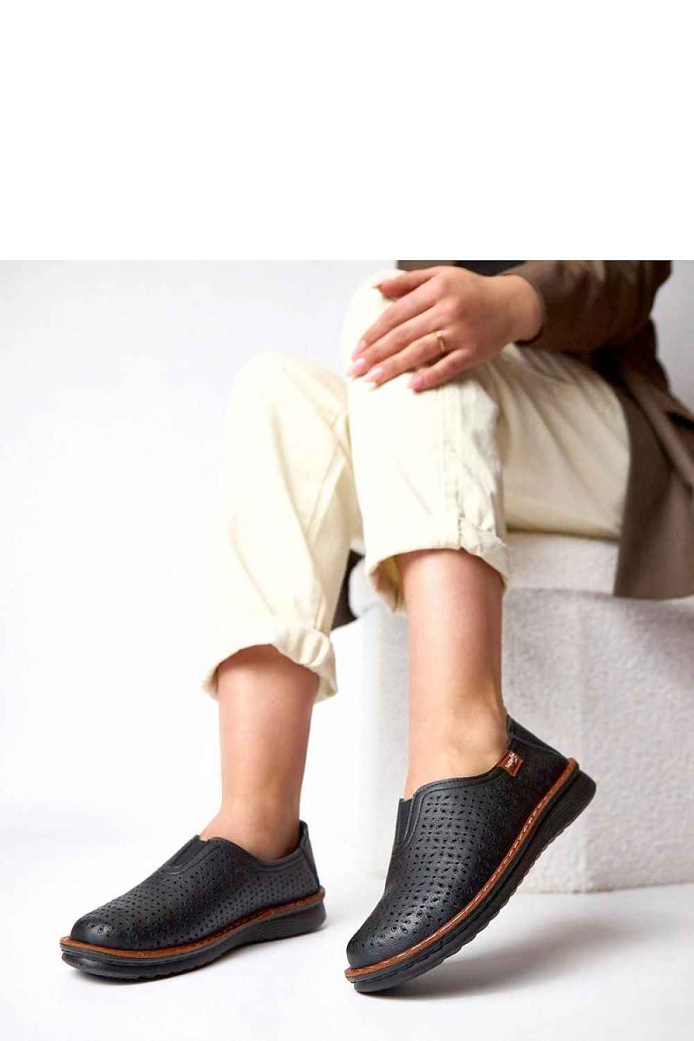Half shoes model 224162