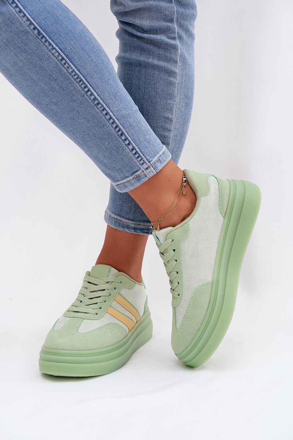 Sport Shoes model 224406