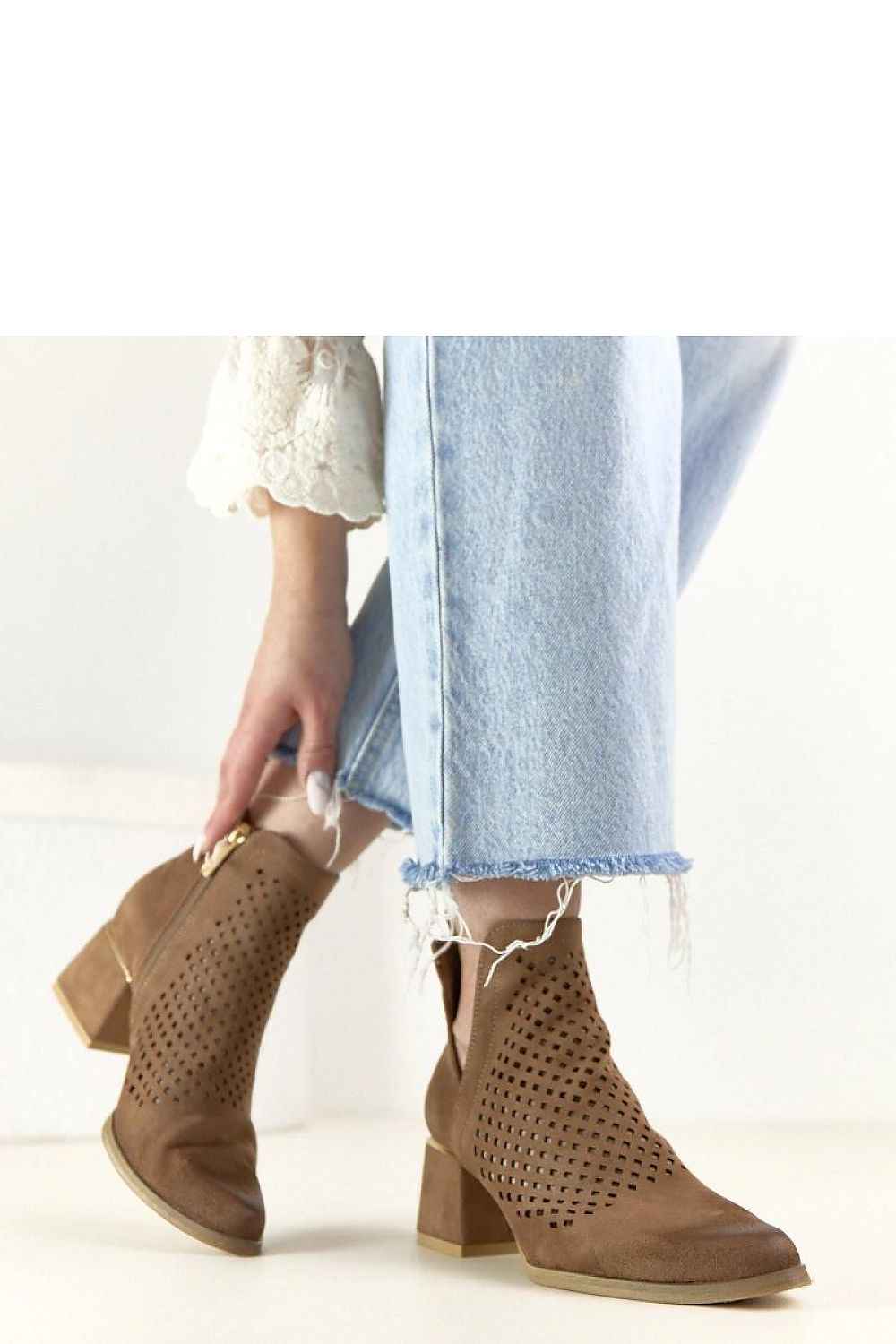 Heel boots model 224953