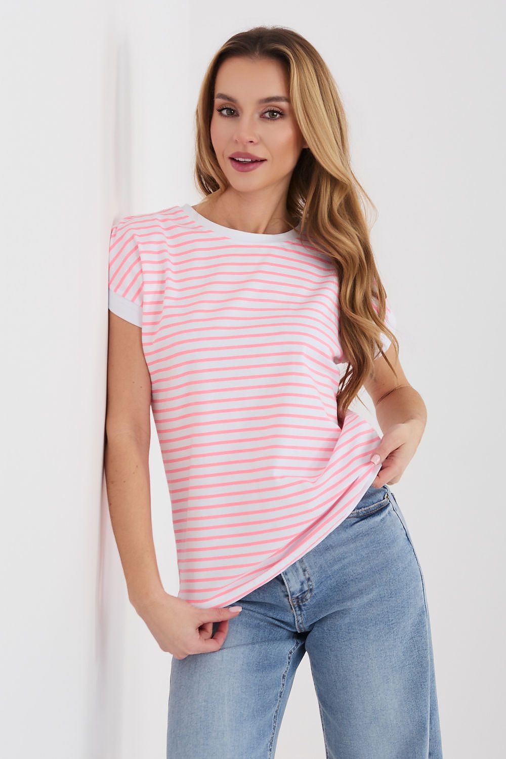T-shirt model 225457 Relevance