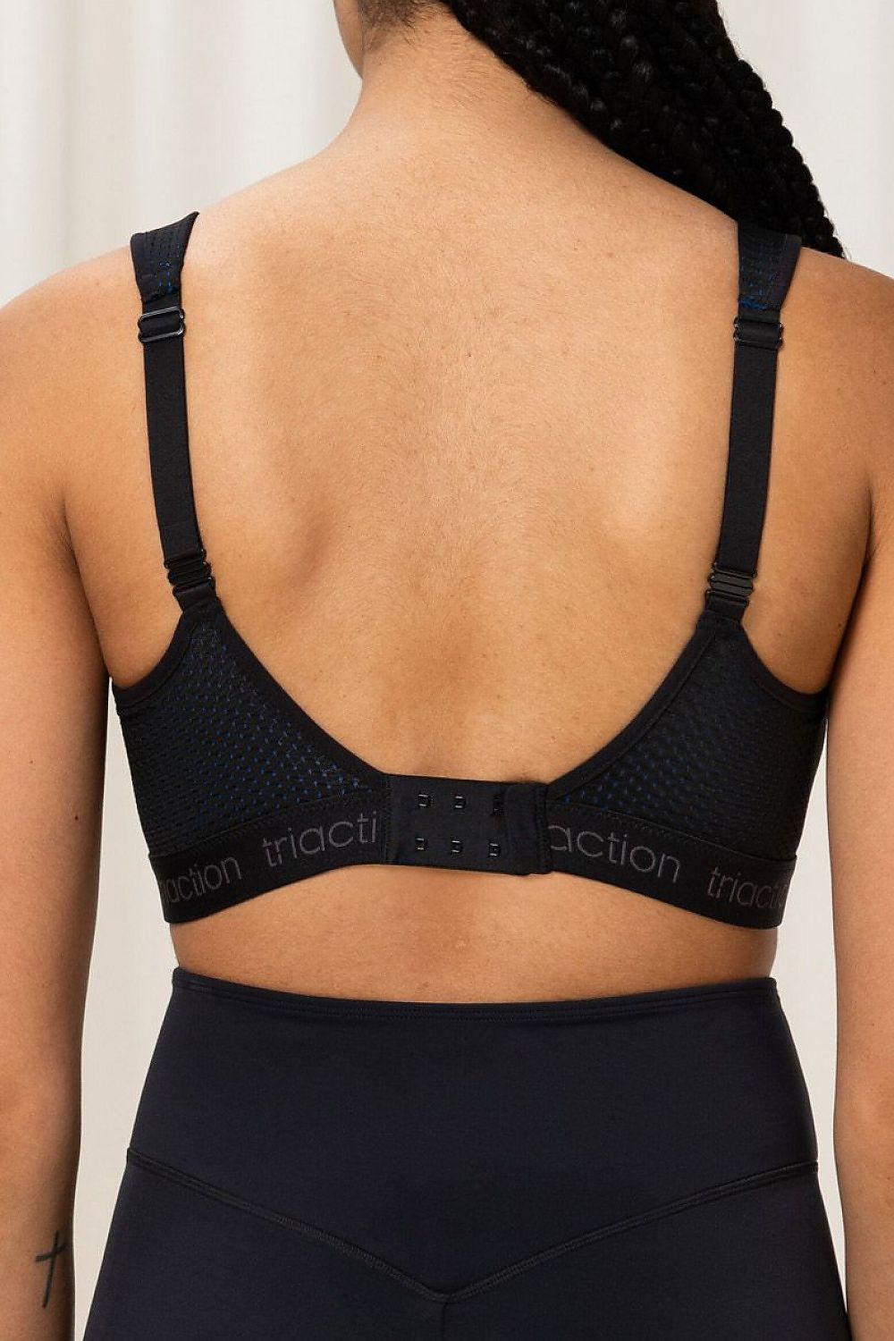 Sports bra model 230259 Triumph