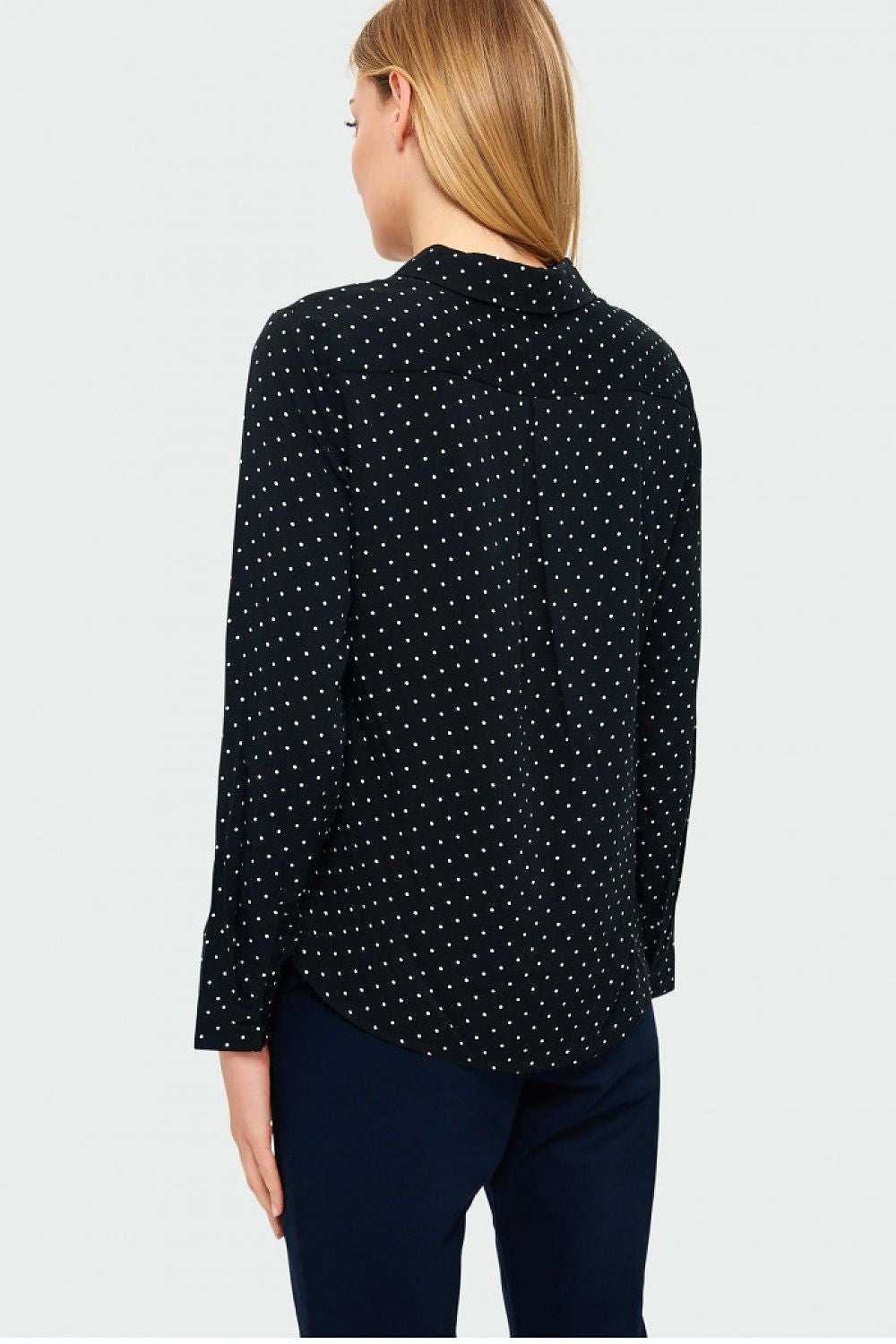 Blouse model 147025
