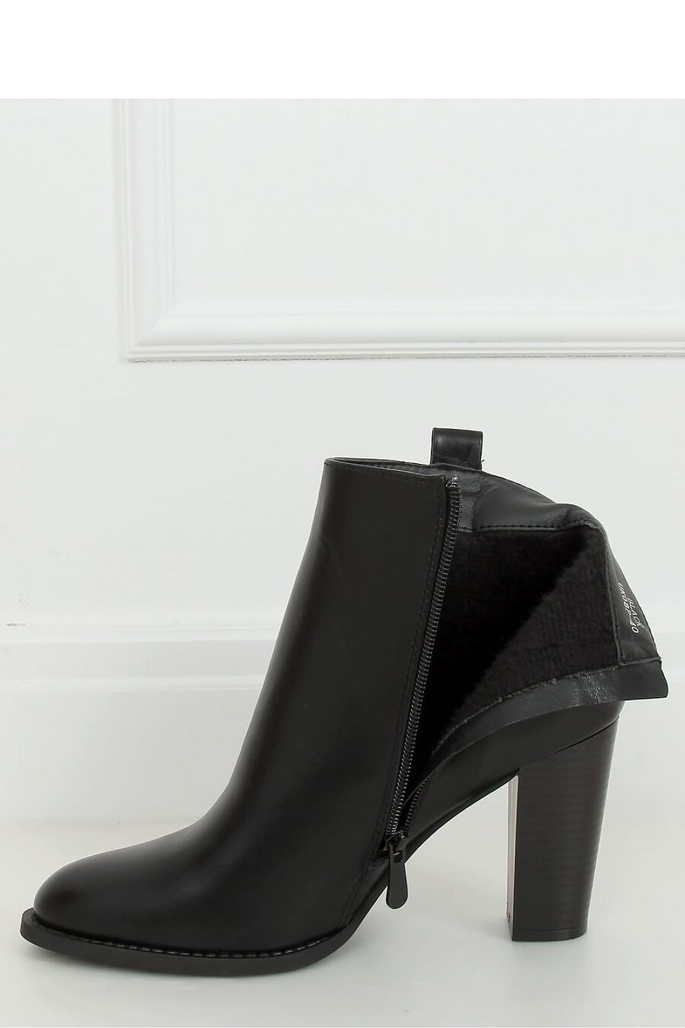 Heel boots model 147364