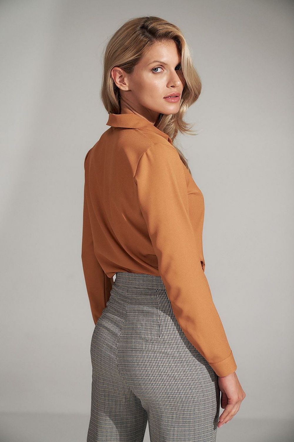 Blouse model 150431