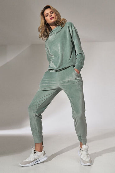 Sweatshirt model 151810