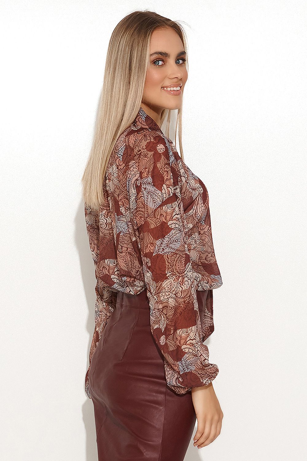 Blouse model 157007