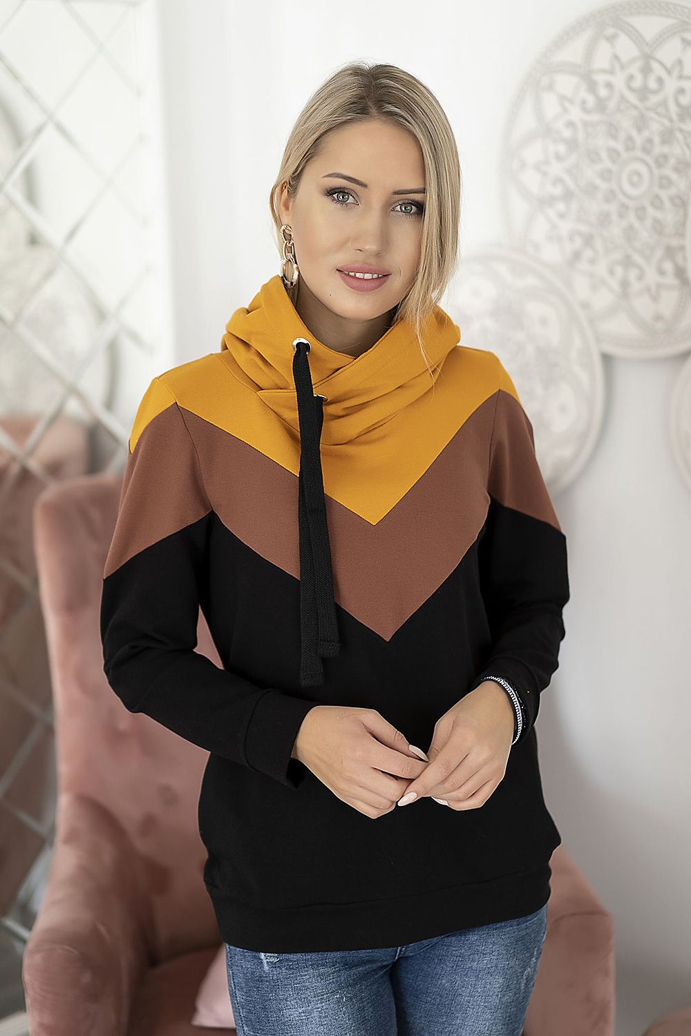 Sweatshirt model 158287