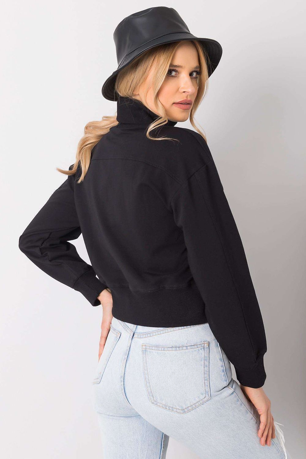 Sweatshirt model 161485