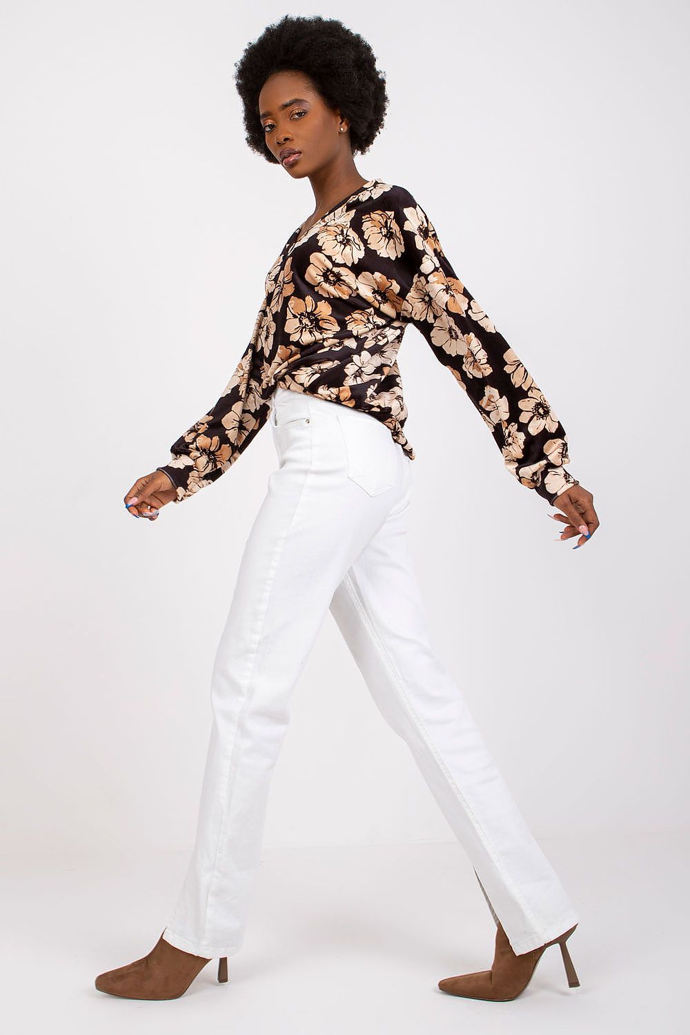 Blouse model 162595