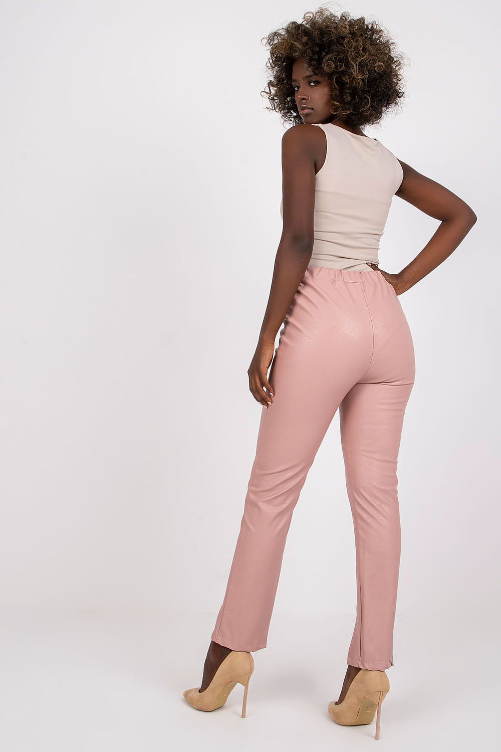 Women trousers model 167260