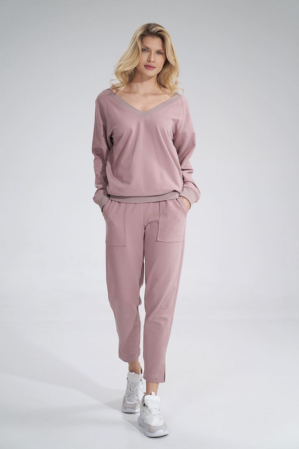 Sweatshirt model 167885