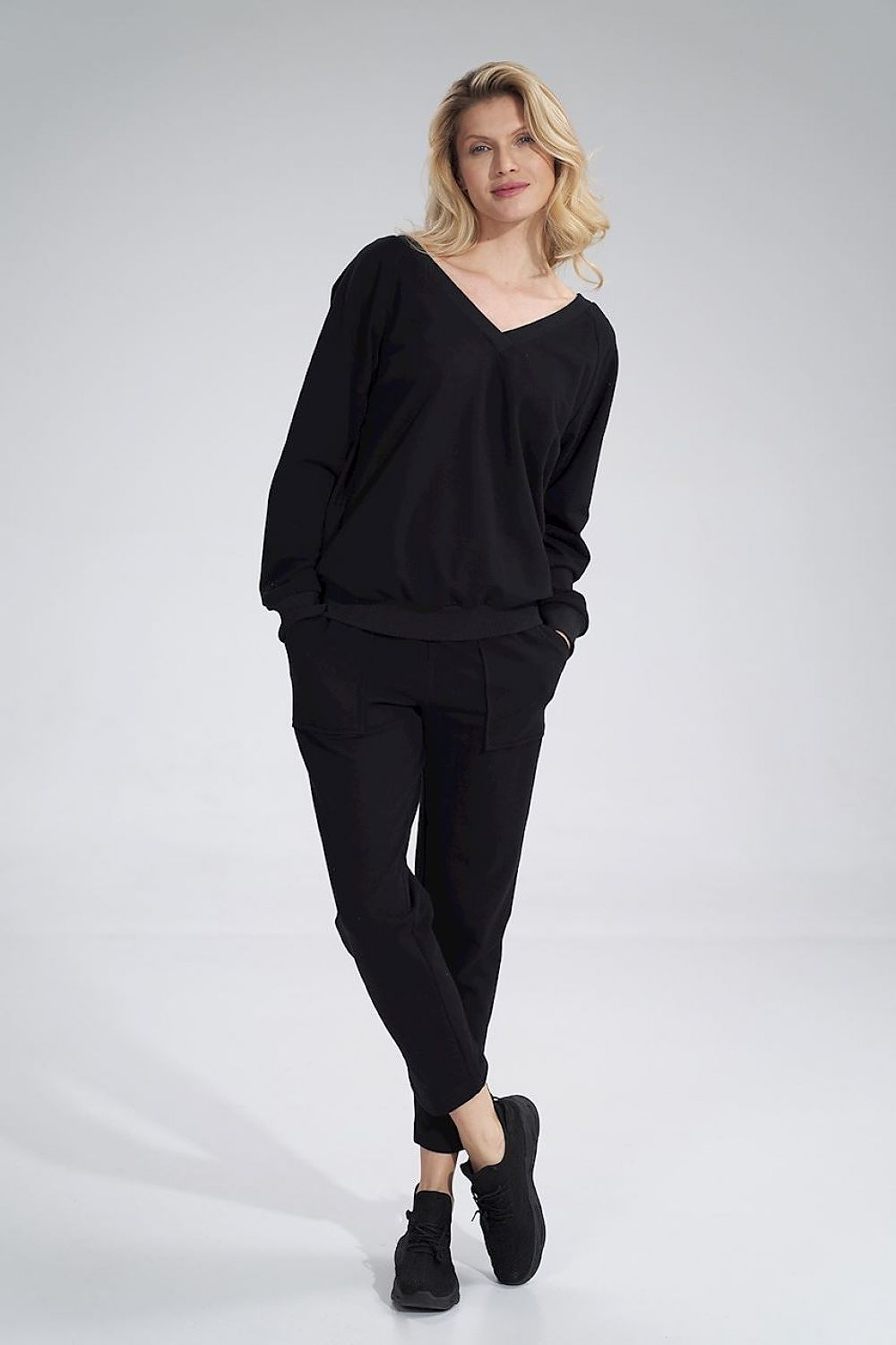 Sweatshirt model 167890