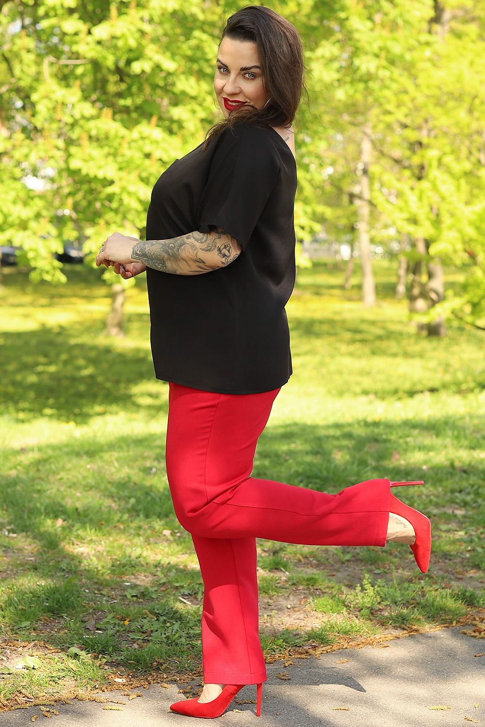 Plus size blouse model 169033