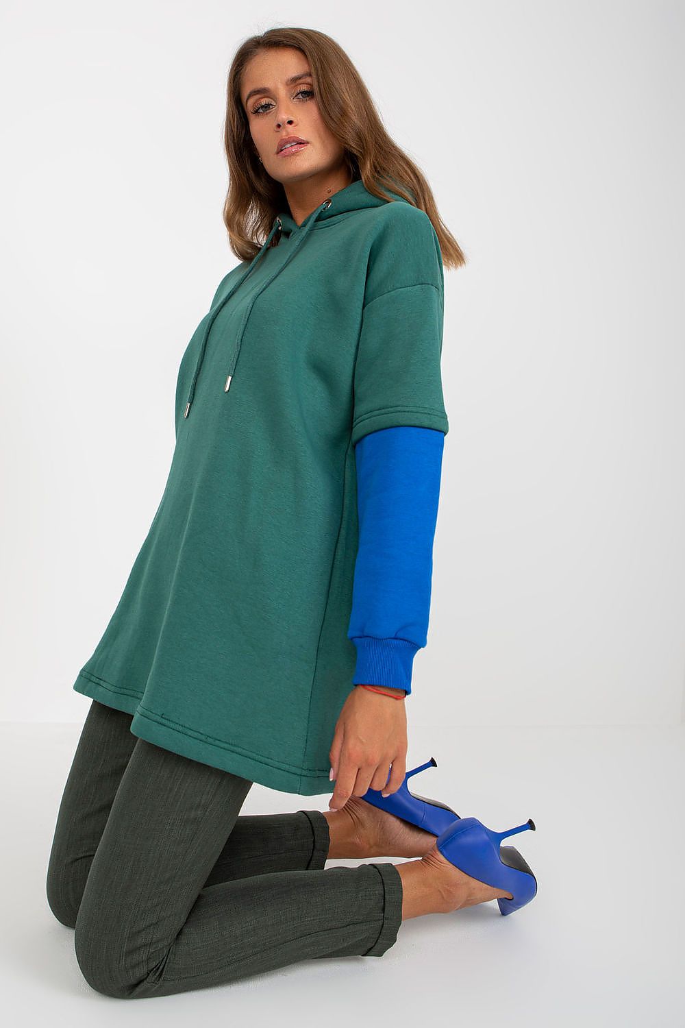 Sweatshirt model 170376