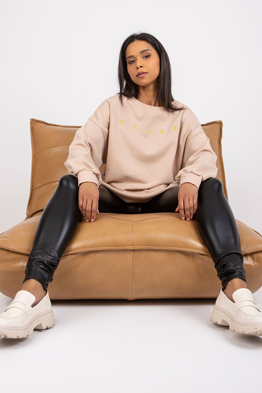 Sweatshirt model 170409