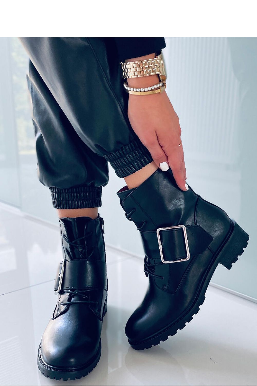 Boots model 170437