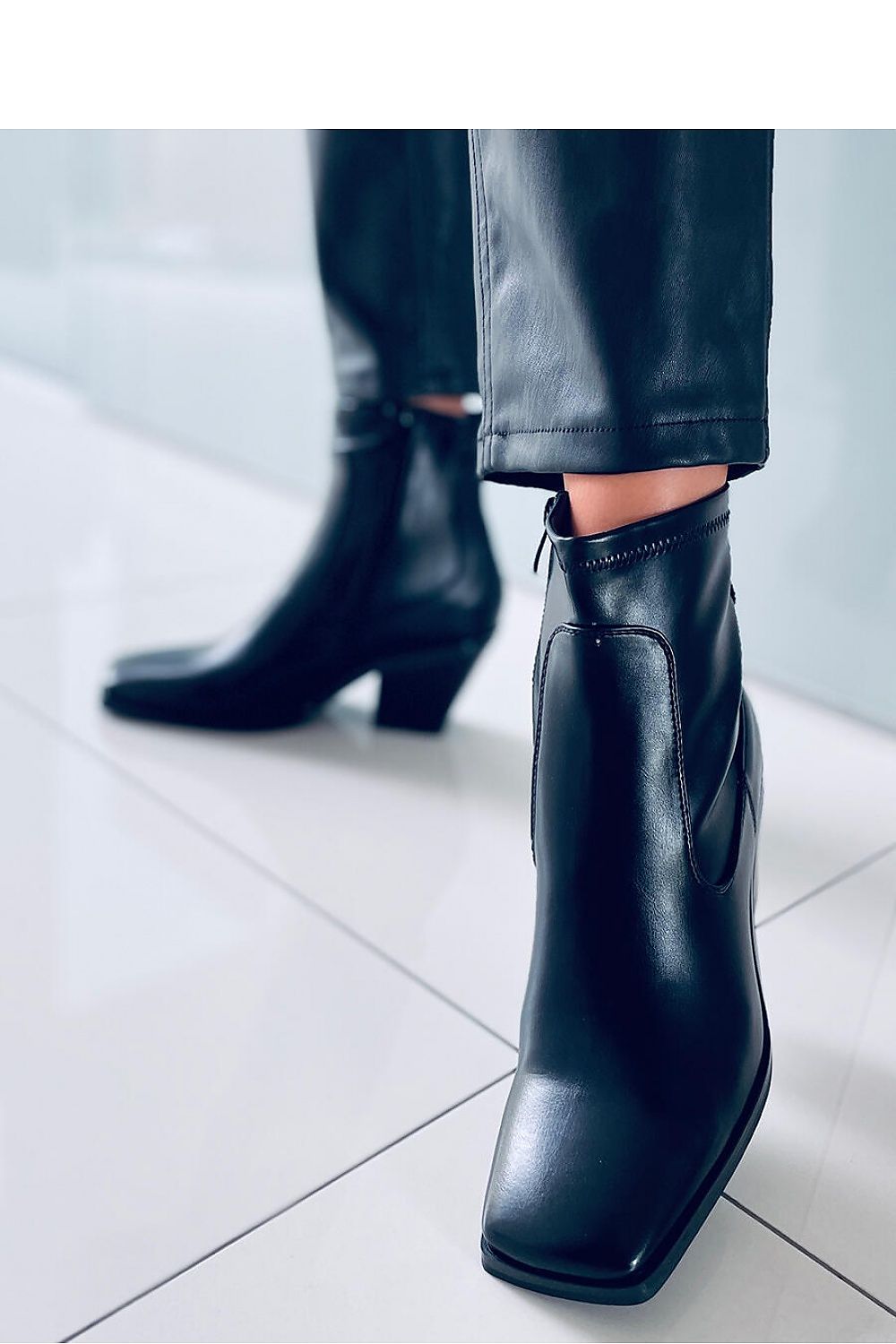 Heel boots model 170593
