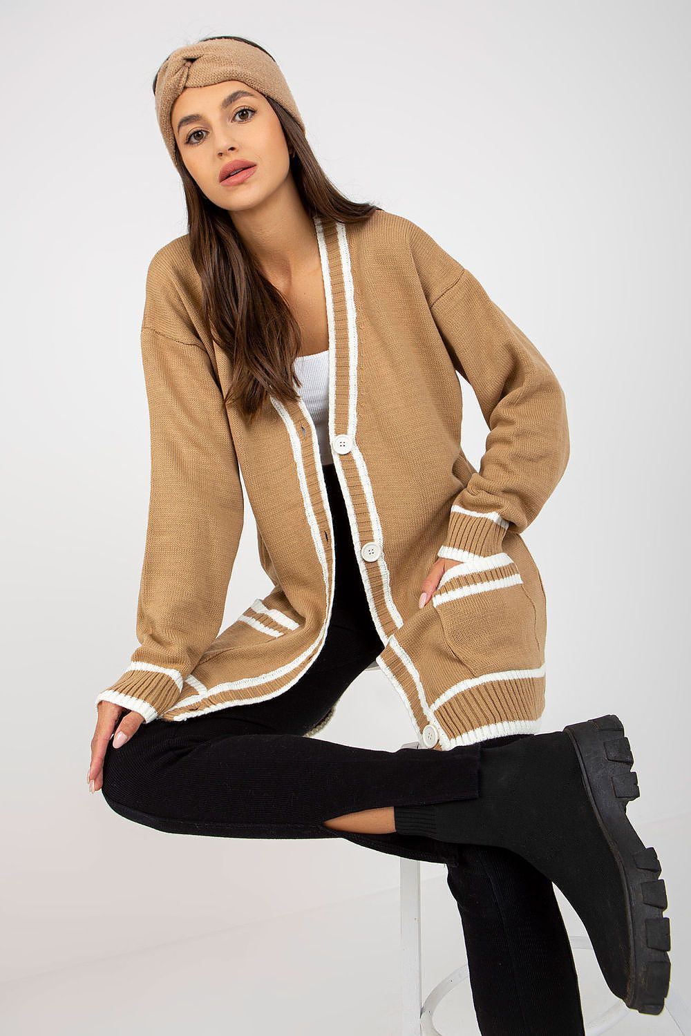Cardigan model 170830