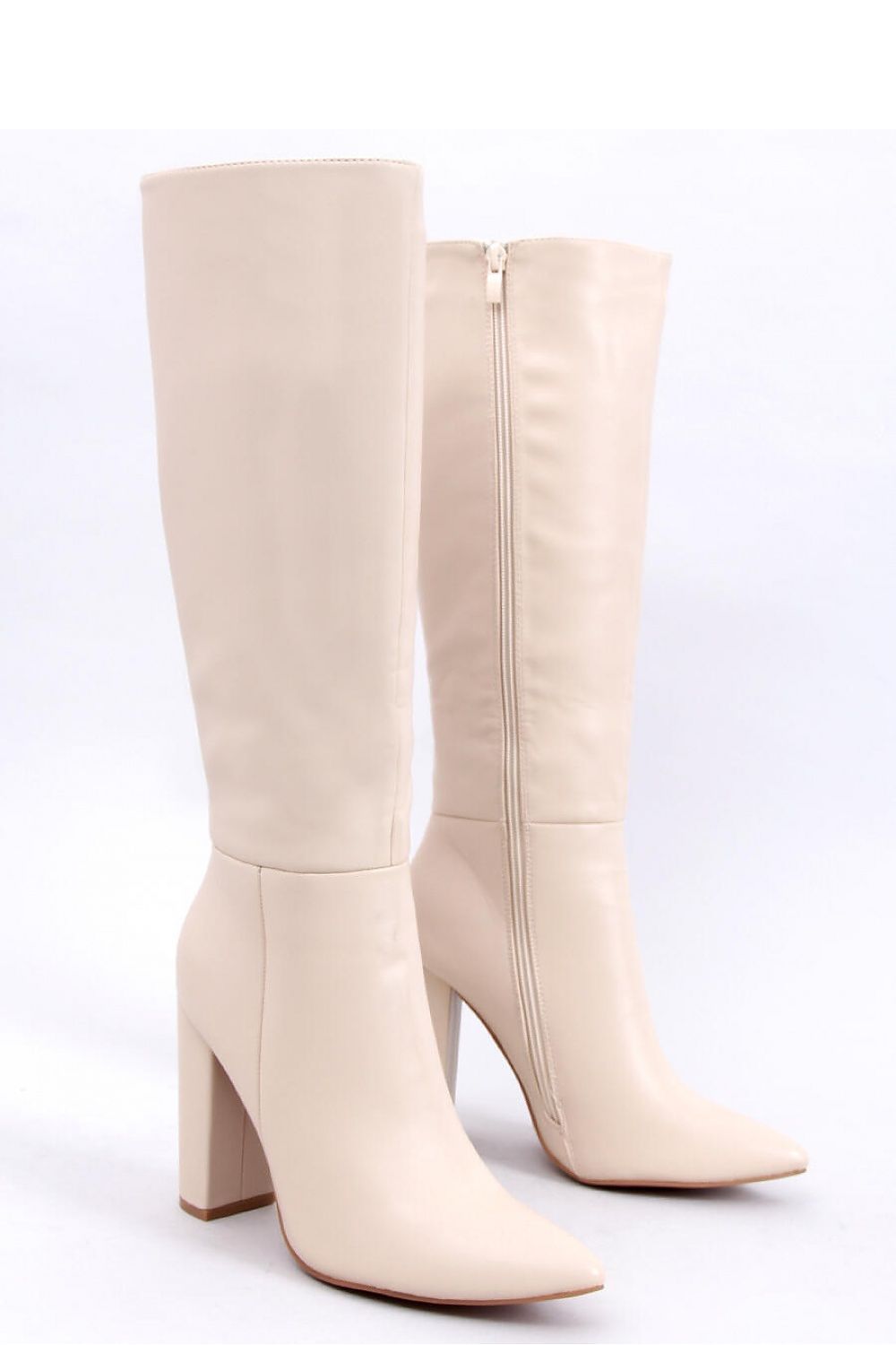 Heel boots model 171601 Inello - Lojahub