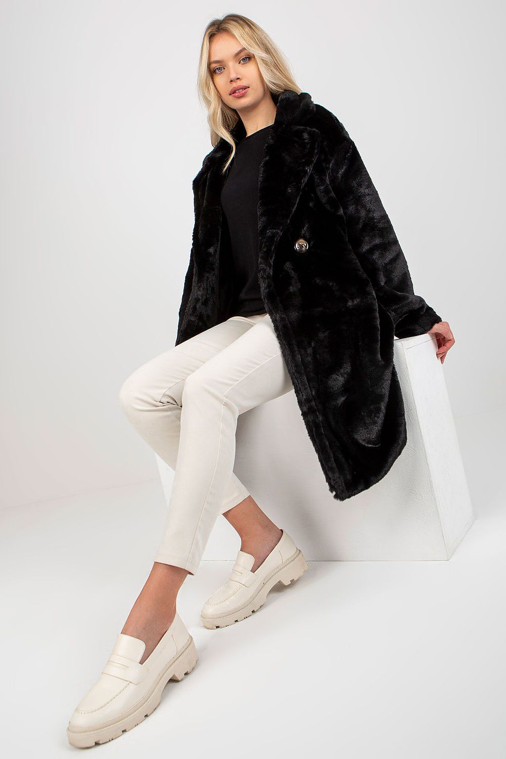 Coat model 173333