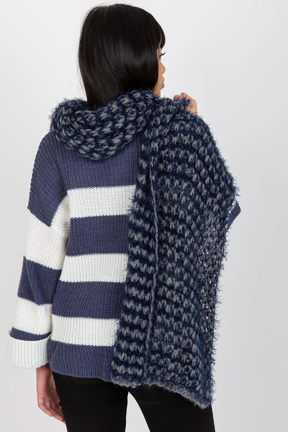 Shawl model 174876