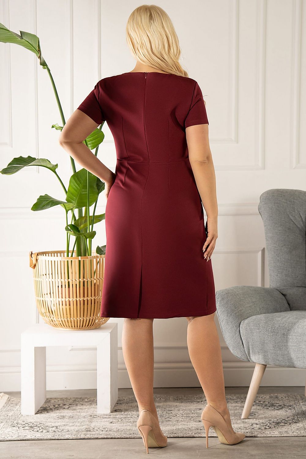 Plus size dress model 175230