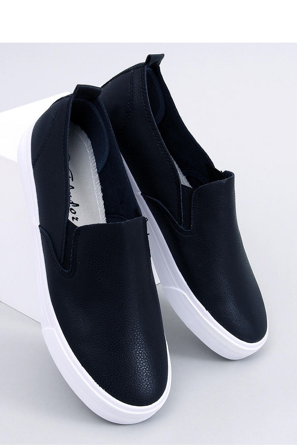 Sneakers model 176032 Inello