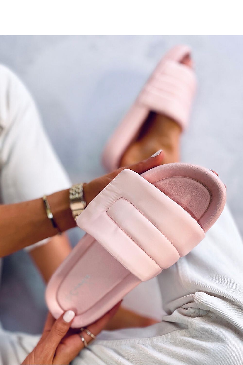 Flip-flops model 177316