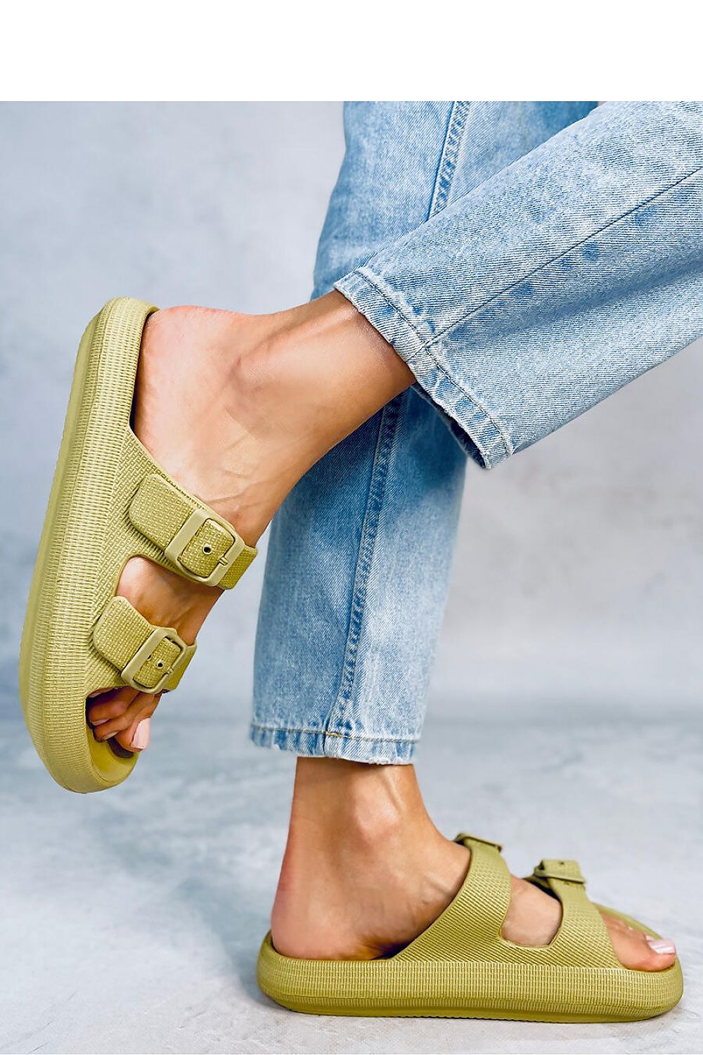 Flip-flops model 178816