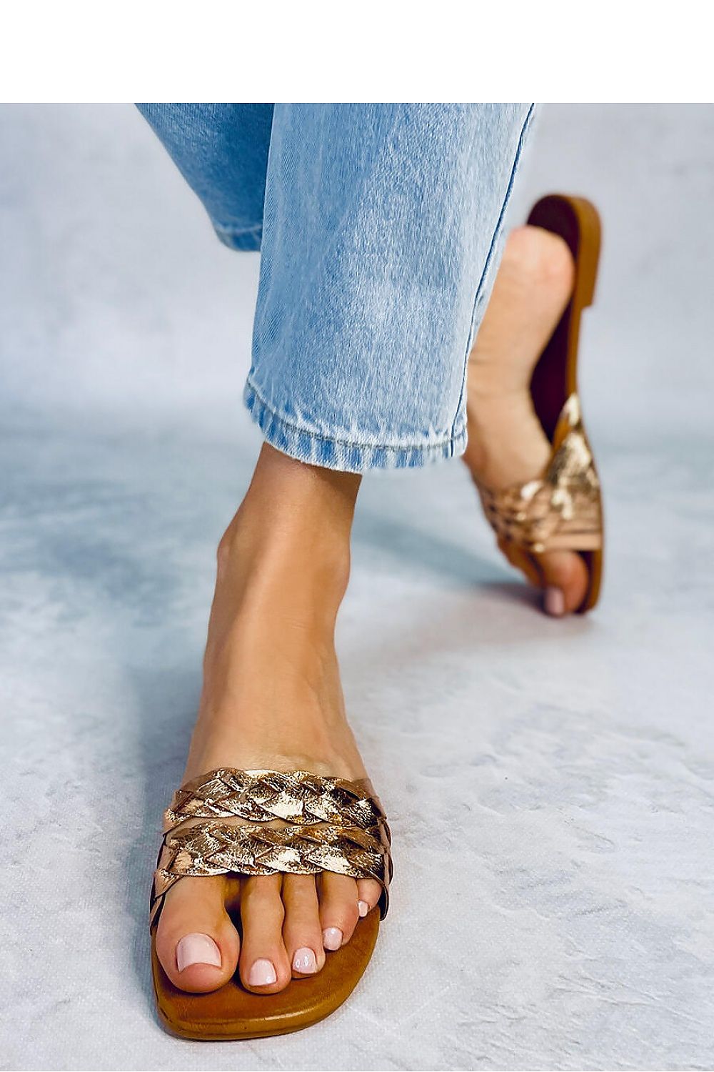 Flip-flops model 178857