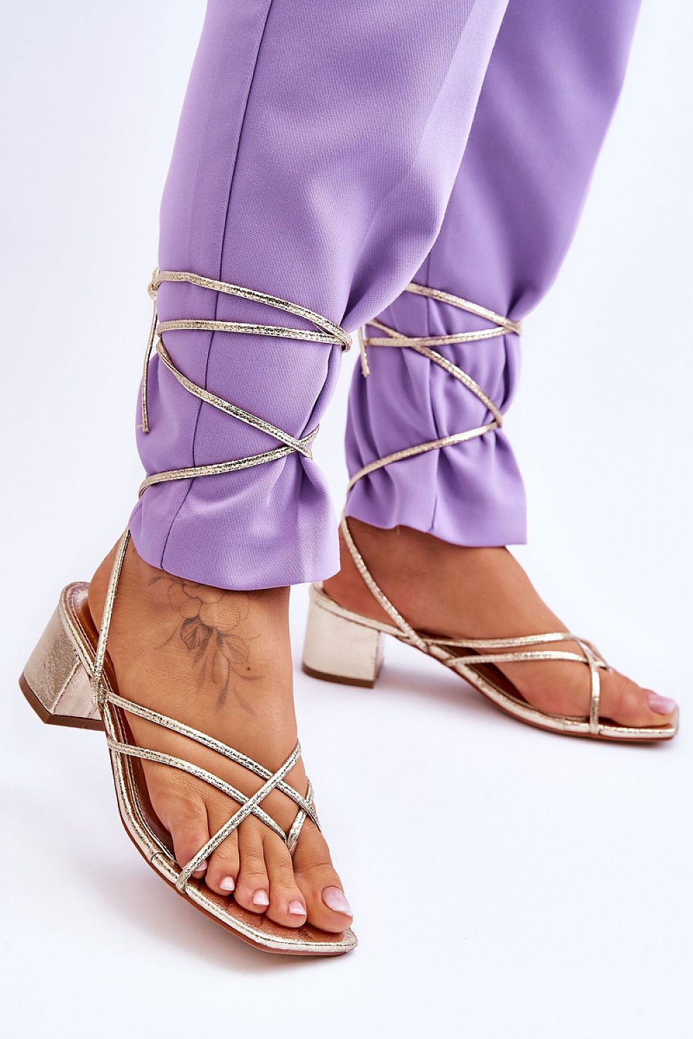 Strappy sandals model 180121