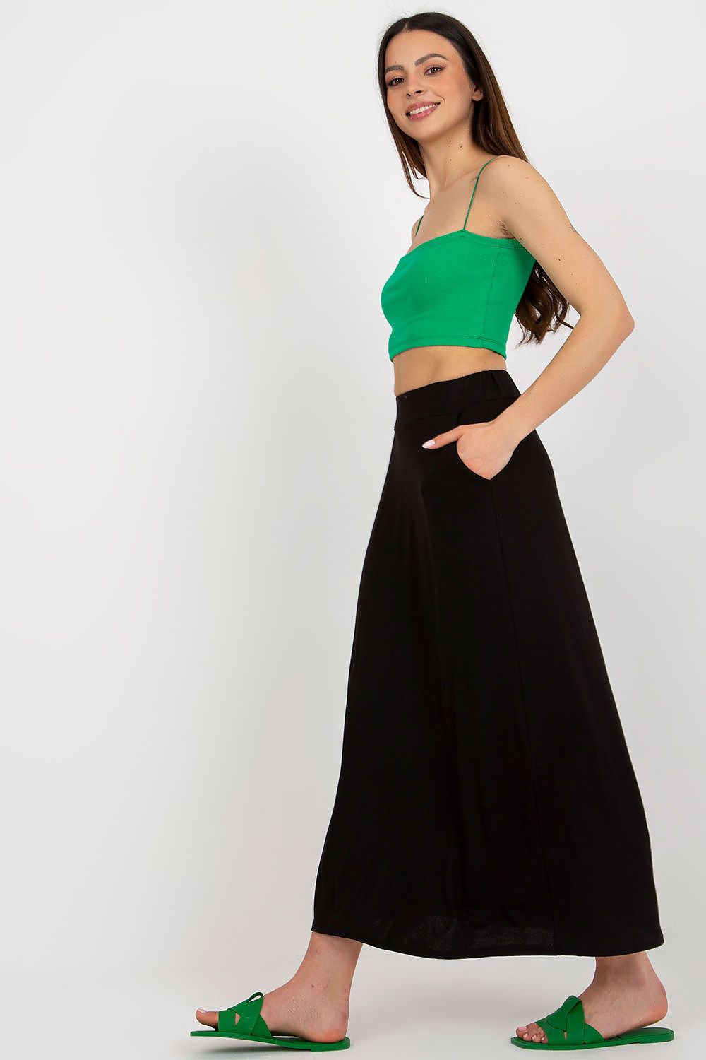 Long skirt model 180212