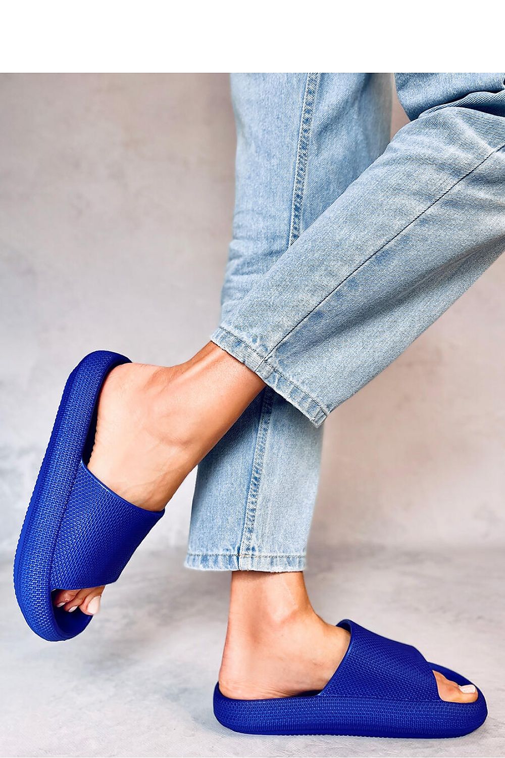 Flip-flops model 180432