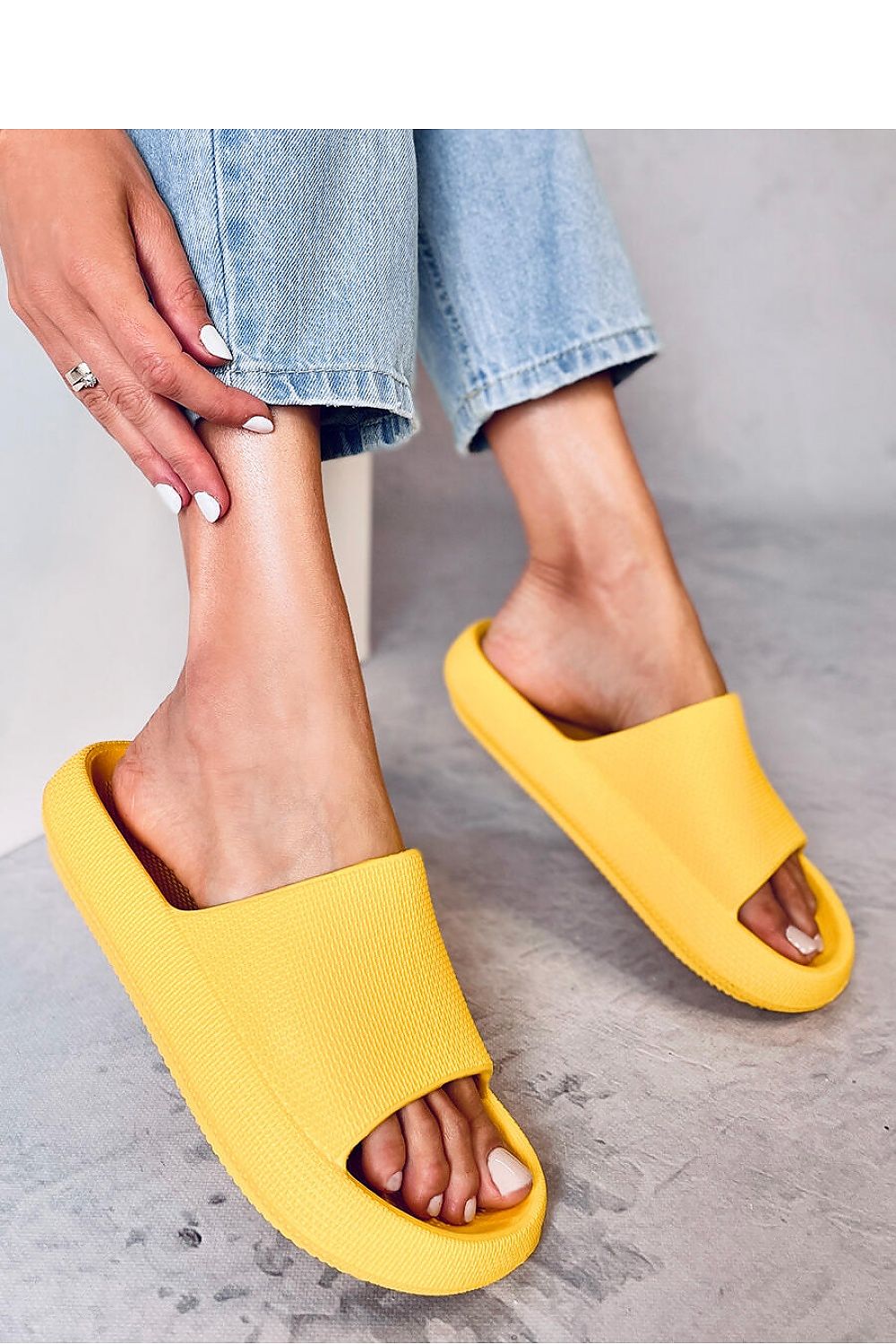 Flip-flops model 180436