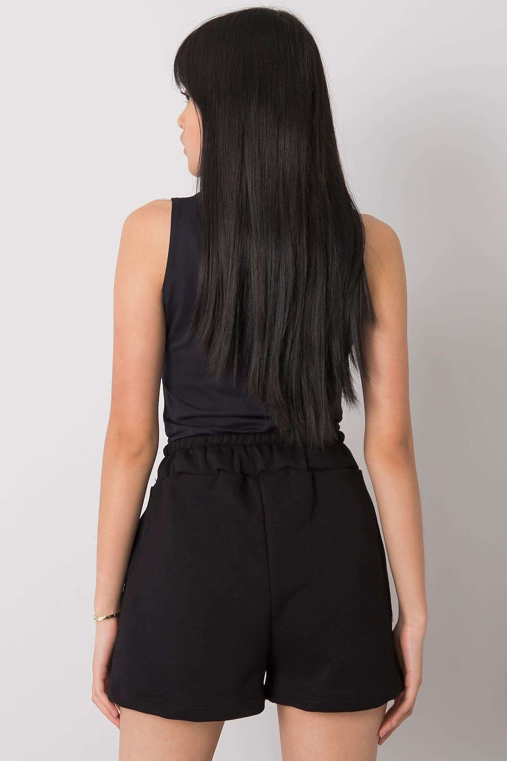 Shorts model 180907