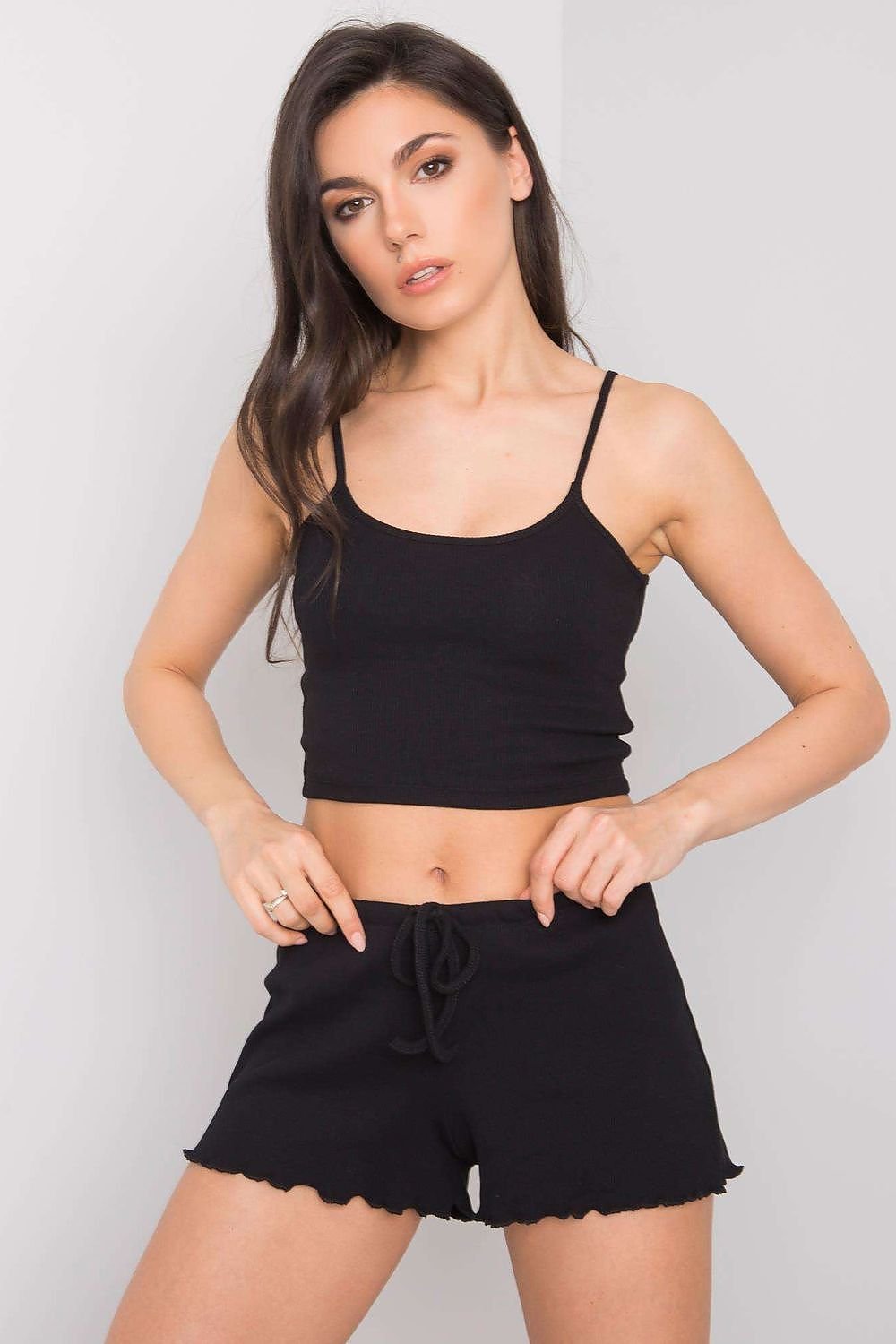 Shorts model 180910