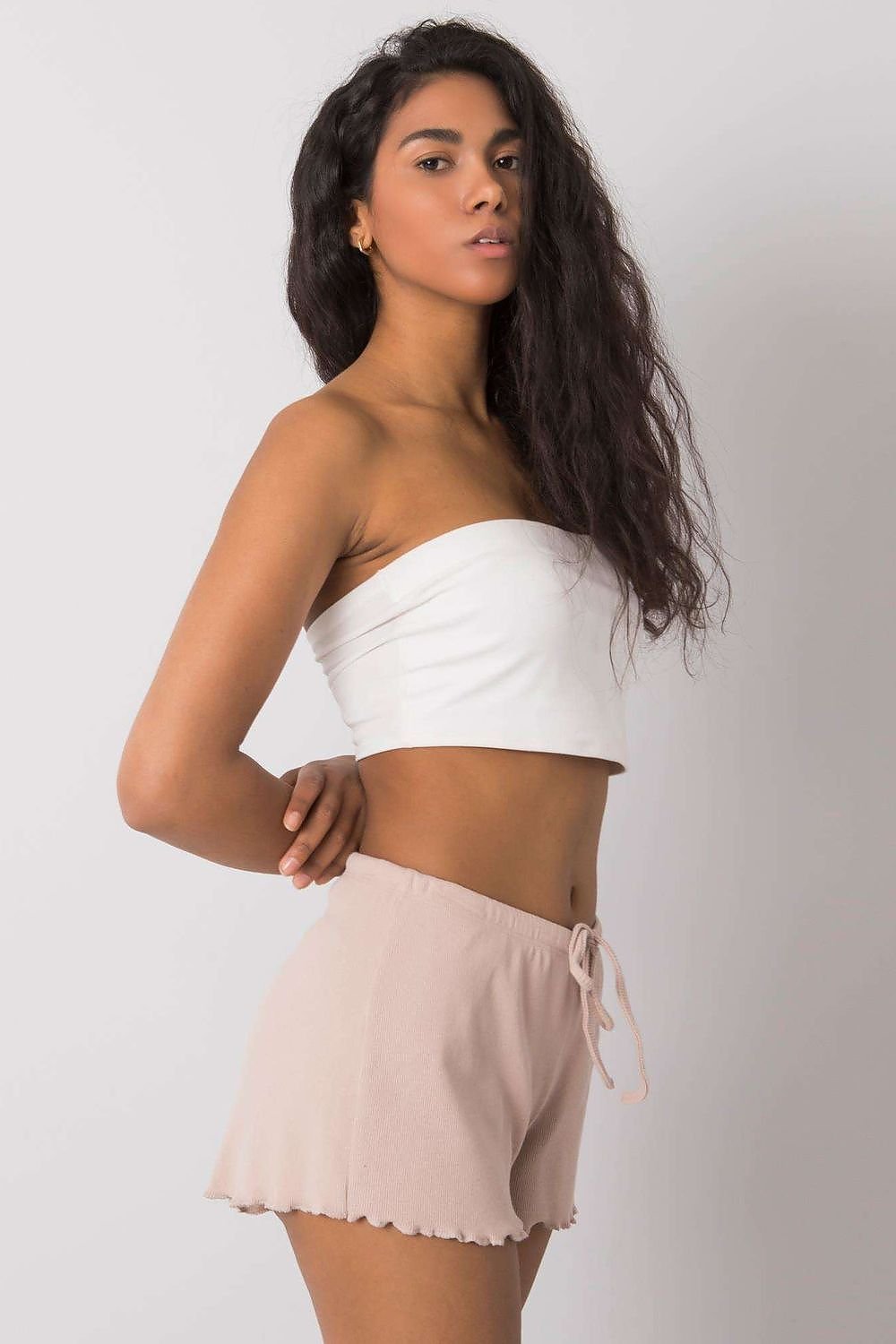 Shorts model 180913