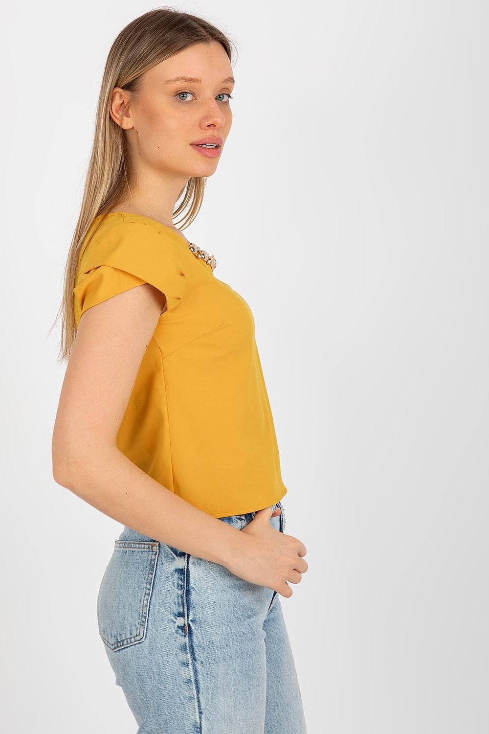 Blouse model 182276