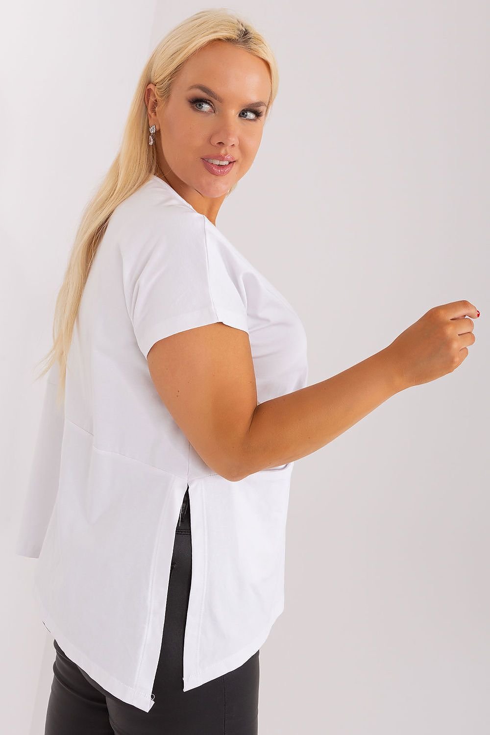 Plus size blouse model 182735