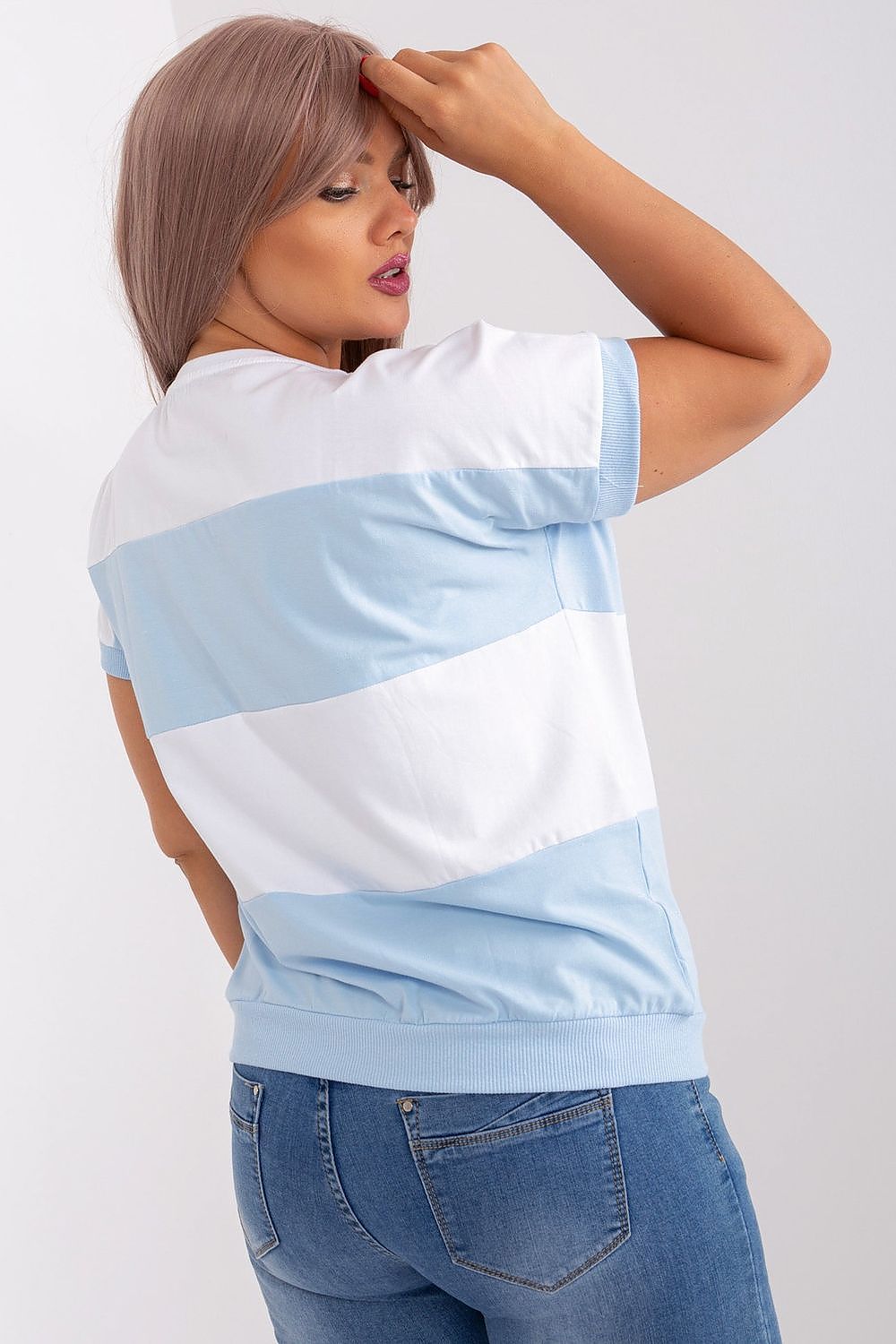 Plus size blouse model 182737