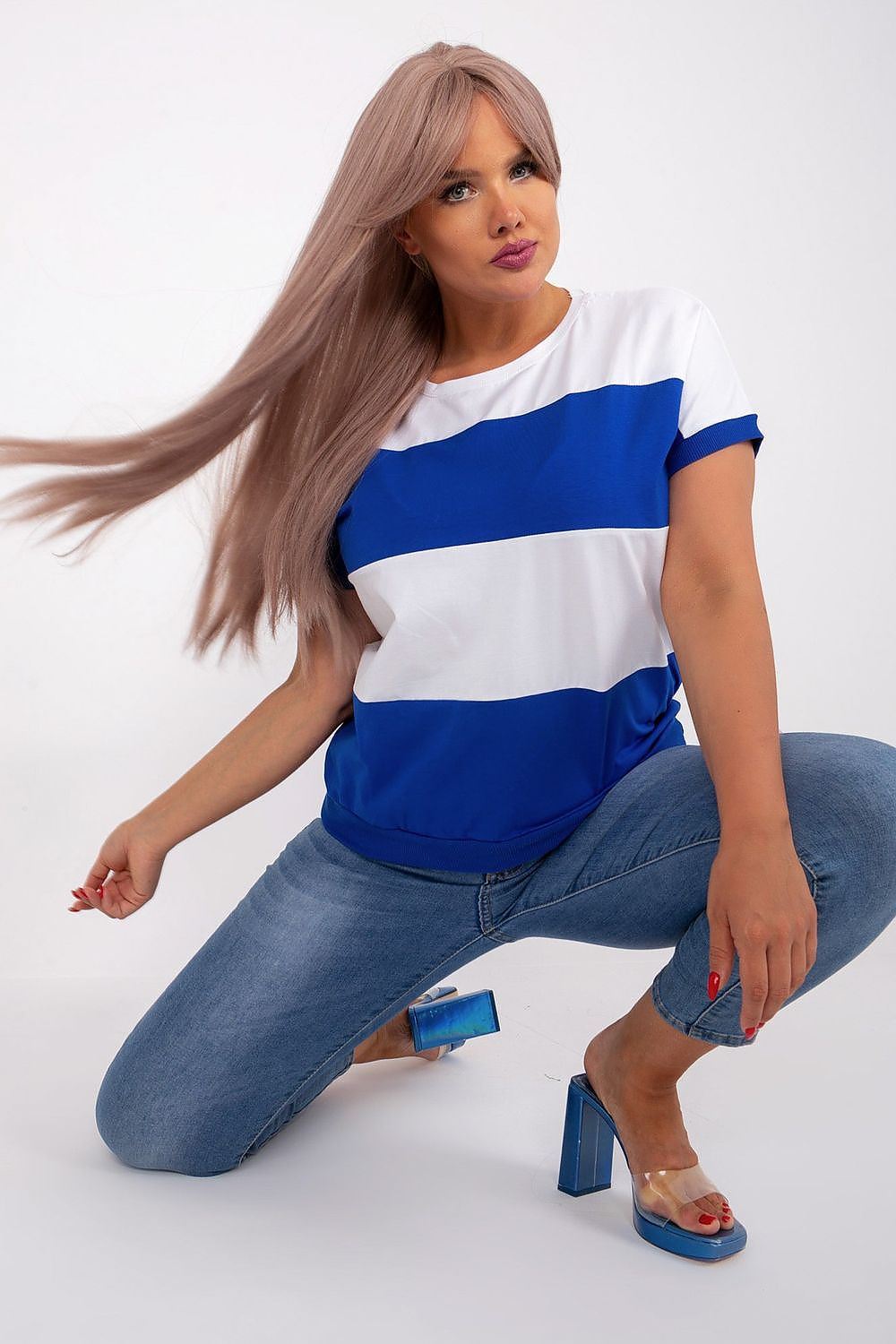 Plus size blouse model 182738